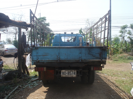 ุ6 ล้อ อีซูซุ