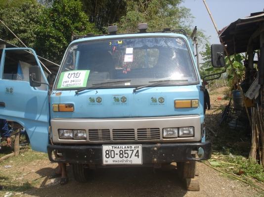 ุ6 ล้อ อีซูซุ