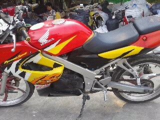 ขายแลกเปลี่ยนls 125 สภาพดีมาก ทะเบียนครบไม่ขาดต่อ 13000 ขายแลกเปลี่ยนls 125 สภาพดีมาก ทะเบียนครบไม่ขาดต่อ 13000