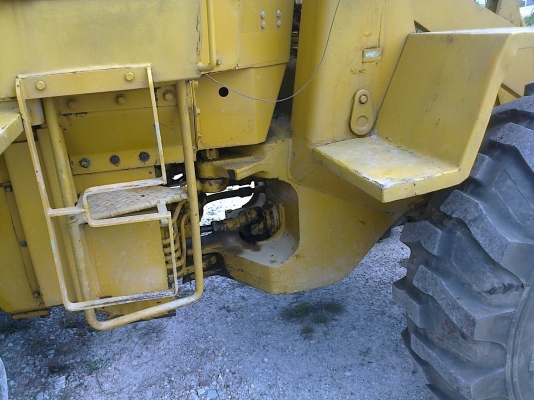 ขายรถตักล้อยางCAT มีเก๋งตู้ รถสวย แห้ง แน่นๆสภาพดี