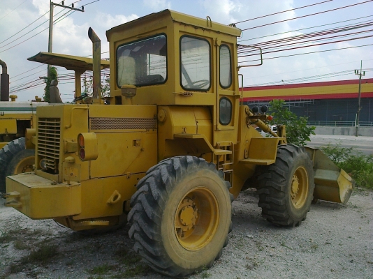 ขายรถตักล้อยางCAT มีเก๋งตู้ รถสวย แห้ง แน่นๆสภาพดี