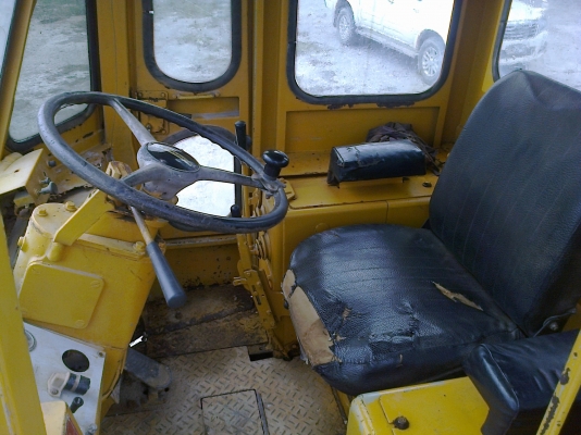 ขายรถตักล้อยางCAT มีเก๋งตู้ รถสวย แห้ง แน่นๆสภาพดี