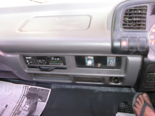 ขาย 6 ล้อ อีซูซุ NPR 130แรง ยาว 5 ม.ปี 2004 สภาพดี เครื่องแน่น ใหม่กิ๊บๆ พร้อมใช้งาน สนใจติดต่อ 081-9425443 ครับ