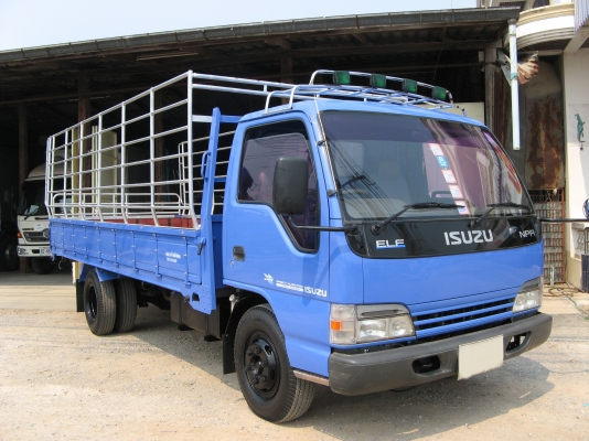 ขาย 6 ล้อ อีซูซุ NPR 130แรง ยาว 5 ม.ปี 2004 สภาพดี เครื่องแน่น ใหม่กิ๊บๆ พร้อมใช้งาน สนใจติดต่อ 081-9425443 ครับ