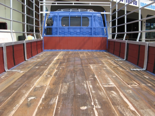 ขาย 6 ล้อ อีซูซุ NPR 130แรง ยาว 5 ม.ปี 2004 สภาพดี เครื่องแน่น ใหม่กิ๊บๆ พร้อมใช้งาน สนใจติดต่อ 081-9425443 ครับ