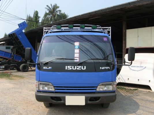 ขาย 6 ล้อ อีซูซุ NPR 130แรง ยาว 5 ม.ปี 2004 สภาพดี เครื่องแน่น ใหม่กิ๊บๆ พร้อมใช้งาน สนใจติดต่อ 081-9425443 ครับ