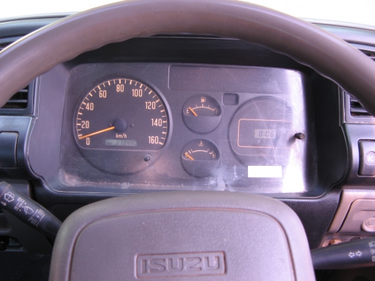 ขาย 6 ล้อ อีซูซุ NPR 130แรง ยาว 5 ม.ปี 2004 สภาพดี เครื่องแน่น ใหม่กิ๊บๆ พร้อมใช้งาน สนใจติดต่อ 081-9425443 ครับ