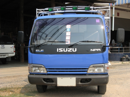 ขาย 6 ล้อ อีซูซุ NPR 130แรง ยาว 5 ม.ปี 2004 สภาพดี เครื่องแน่น ใหม่กิ๊บๆ พร้อมใช้งาน สนใจติดต่อ 081-9425443 ครับ