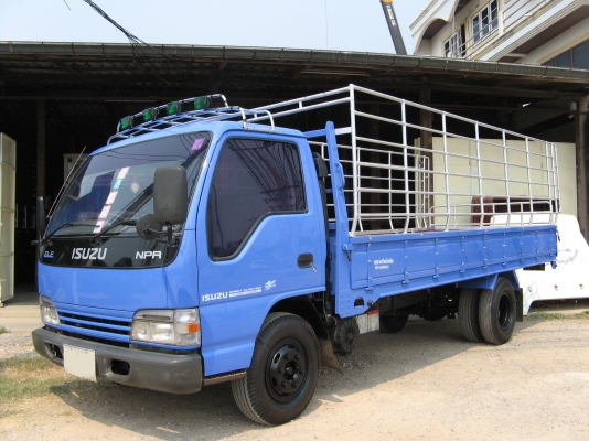 ขาย 6 ล้อ อีซูซุ NPR 130แรง ยาว 5 ม.ปี 2004 สภาพดี เครื่องแน่น ใหม่กิ๊บๆ พร้อมใช้งาน สนใจติดต่อ 081-9425443 ครับ