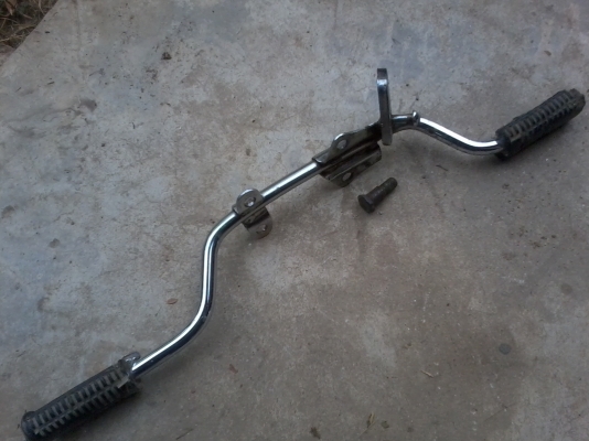 ////ส่งพักเท้าหน้า honda c50 ให้คุณ รุ่งไพศาล ชลบุรีแล้วครับ/////