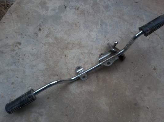 ////ส่งพักเท้าหน้า honda c50 ให้คุณ รุ่งไพศาล ชลบุรีแล้วครับ/////