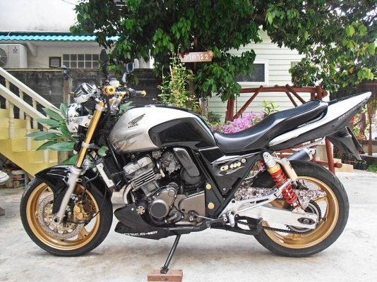 (( ขายเเล้ว ครับ ))CB 400  ปี 94 สีบรอนด์ ดำ ทะเบียนโอนนอก.ของเเต่งเต็ม