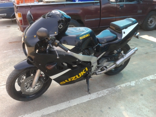 ขาย gsx r5 400 ccสภาพเดิม ทะเบียนแท้ พร้อมโอน