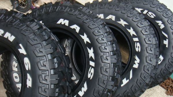 ขายยาง Mud Maxxis 764 ขนาด 31 10.5 r15 ปี11 สวยๆ ขายยาง Mud Maxxis 764 ขนาด 31 10.5 r15 ปี11 สวยๆ