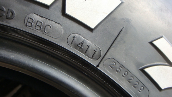 ขายยาง Mud Maxxis 764 ขนาด 31 10.5 r15 ปี11 สวยๆ ขายยาง Mud Maxxis 764 ขนาด 31 10.5 r15 ปี11 สวยๆ