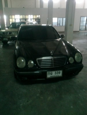ขายBENZ E240สวยจัดปี*2004 ไมล์190000กว่า จัดแนนท์ได้1100000บ.หรือเต็มก็ได้
