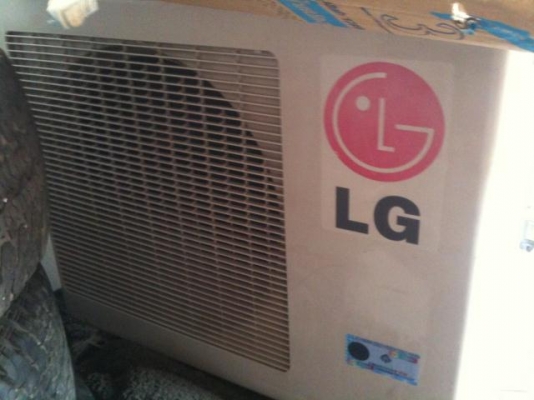 แอร์ 12,000 BTU มือสองสภาพสวยครับ