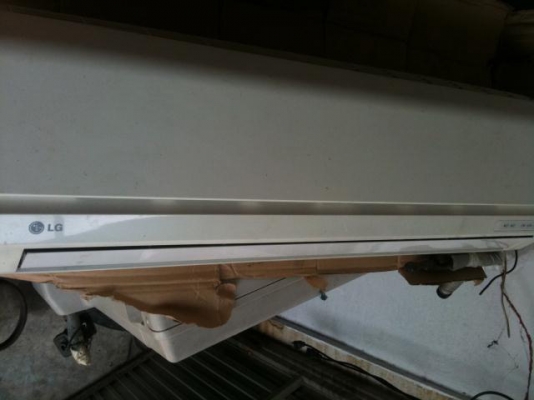 แอร์ 12,000 BTU มือสองสภาพสวยครับ