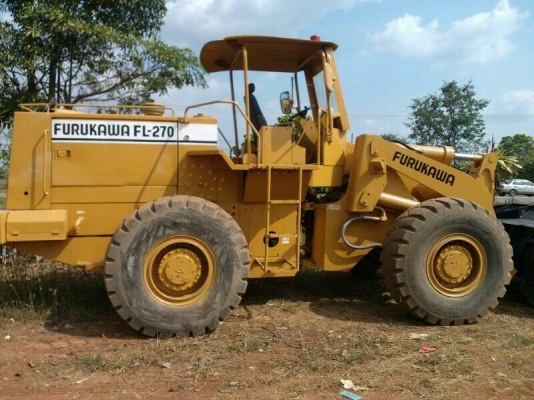 รถตักล้อยาง FURUKAWA FL270ยางใหม่ 4เส้น รถตักล้อยาง FURUKAWA FL270ยางใหม่ 4เส้น