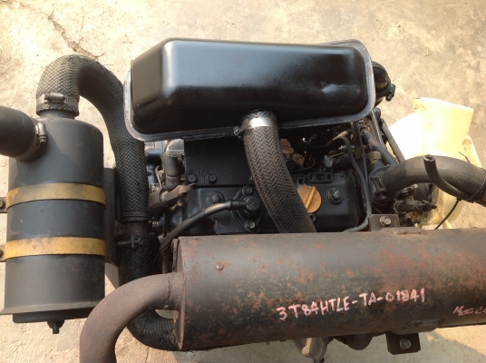 ขายเครื่องแบ็คโฮ PC 30,Pc40 เก่าญี่ปุ่น 3 สูบ ยี่ห้อ ยันม่าร์ (yanmar)รุ่น 3T84 เทอร์โบ ใช้แทน 3 D84ได้คับ สภาพสวยพร้อมใช้งาน