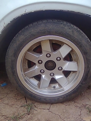 ขายแม็กขอบ15พร้อมยางสวยๆครับ