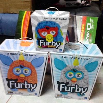 Furby ราคาพิเศษสุดๆสีส้มหูฟ้า  จัดส่งได้ครับ