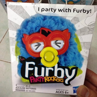 Furby ราคาพิเศษสุดๆสีส้มหูฟ้า  จัดส่งได้ครับ