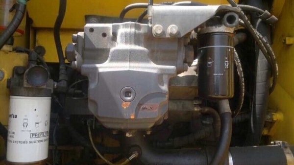 ขายด่วน!! KOMATSU PC200-8 ไมล์ ชม.9000สภาพสวยๆๆค่ะ
