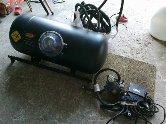 ขายด่วนชุดแก๊สระบบหัวฉีดสภาพยังใหม่