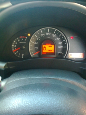 ขายนิสสัน มาร์ช ตัวท็อปสุดสภาพสวยมากมาก ไม่เคยเฉี่ยวชนเลยครับ