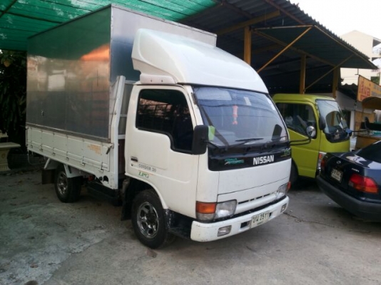 NISSAN ATLAS สวยๆ เครื่องเบนซิน ใหม่ๆ แก๊ส ตู้ทึบพร้อม (จัดได้)