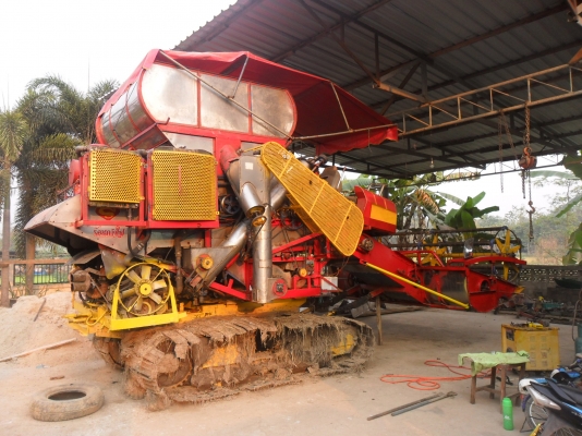 ขายรถเกี่ยวข้าวเกษตรพัฒนา ไอ้หนุ่มไวไฟ พร้อมรถสิบล้อลาก