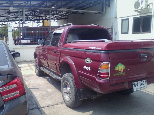 ขายดาวน์กระบะมิตซูบิชิ4ประตู เครื่องเบนซิล3000CC.เเถวสุวรรณภูมิ