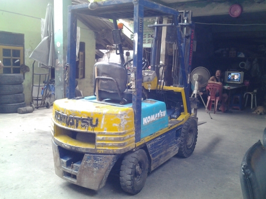 รถฟอร์ลิฟต์ KOMATSU 1.5ตัน รุ่น15 เสาคู่ 3เมตร  แผงงา สไลค์ได้ เครื่องยนต์ ดีเซลISUZU C240