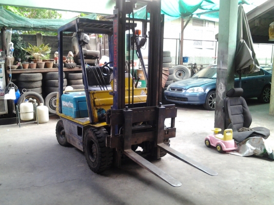 รถฟอร์ลิฟต์ KOMATSU 1.5ตัน รุ่น15 เสาคู่ 3เมตร  แผงงา สไลค์ได้ เครื่องยนต์ ดีเซลISUZU C240