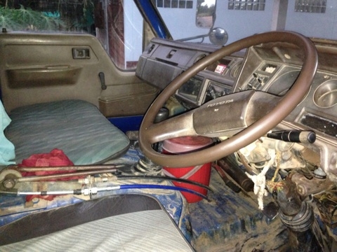 TOYOTA DYNA WU90 - 115 HP 1W  หกล้อดั๊มพ์ สภาพดีทั้งเครื่องยนต์และช่วงล่างพร้อมใช้งาน กระบะดั๊มพ์เหล็ก 4 ตันยิงหน้ายาว 3.50 เมตรพื้นกับฝาข้างไม่มีผุกร่อนสวยมาก เครื่องแห้งแรงดี หัวเก๋งเดิมๆภายในคอนโซลครบพร้อม พวงมาลัยเพาเวอร์ ช่วงล่างใหญ่คัชซีดี ยาง 8.25