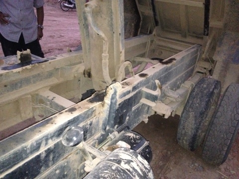 TOYOTA DYNA WU90 - 115 HP 1W  หกล้อดั๊มพ์ สภาพดีทั้งเครื่องยนต์และช่วงล่างพร้อมใช้งาน กระบะดั๊มพ์เหล็ก 4 ตันยิงหน้ายาว 3.50 เมตรพื้นกับฝาข้างไม่มีผุกร่อนสวยมาก เครื่องแห้งแรงดี หัวเก๋งเดิมๆภายในคอนโซลครบพร้อม พวงมาลัยเพาเวอร์ ช่วงล่างใหญ่คัชซีดี ยาง 8.25