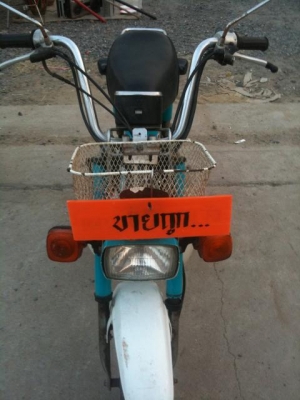 ขายชาลีตาเหลี่ยม เกียร์ออโต้ แห้งสภาพตามรูปครับ จัดส่งได้ครับ