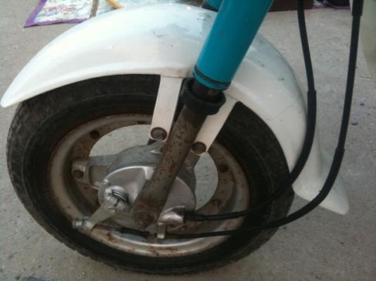 ขายชาลีตาเหลี่ยม เกียร์ออโต้ แห้งสภาพตามรูปครับ จัดส่งได้ครับ