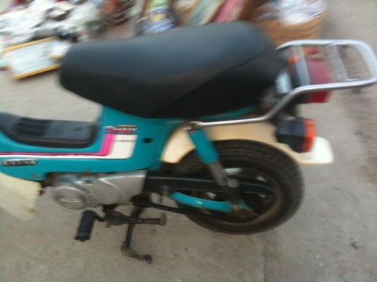 ขายชาลีตาเหลี่ยม เกียร์ออโต้ แห้งสภาพตามรูปครับ จัดส่งได้ครับ