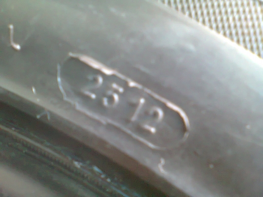 ขายยาง 235/55/17 ปี12