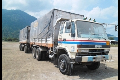 10 ล้ออีซูซุ 210 แรง พ่วง แม่+ลูก