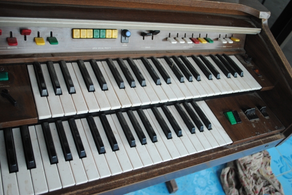 ขายอิเลกโทนไม้เก่า ของ yamaha ครับ