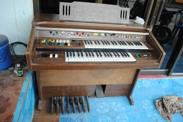 ขายอิเลกโทนไม้เก่า ของ yamaha ครับ