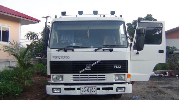 ขายหัวลาก VOLVO FL10 320แรง  สภาพดีพร้อมใช้งาน
