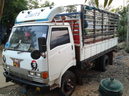 HINO KM777 - 117 HP WO4D กระบะคอกเหล็กยาว 4.30 เมตรสภาพอย่างสวย หัวเก๋งสีบางเดิมๆสวยจัด ภายในคอนโซลสวย เบาะนั่งไม่มีขาด เครื่องเสียง แอร์เย็น พวงมาลัยเพาเวอร์ ช่วงล่างใหญ่คัชซีสวยมาก F หน้า F หลังครบ ยาง 8.25 ขอบ 16 สภาพดีพร้อมบรรทุกพร้อมใช้งาน เอกสารทะเบ HINO KM777 - 117 HP WO4D กระบะคอกเหล็กยาว 4.30 เมตรสภาพอย่างสวย หัวเก๋งสีบางเดิมๆสวยจัด ภายในคอนโซลสวย เบาะนั่งไม่มีขาด เครื่องเสียง แอร์เย็น พวงมาลัยเพาเวอร์ ช่วงล่างใหญ่คัชซีสวยมาก F หน้า F หลังครบ ยาง 8.25 ขอบ 16 สภาพดีพร้อมบรรทุกพร้อมใช้งาน เอกสารทะเบ