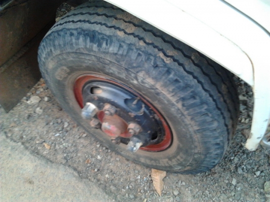 HINO KM777 - 117 HP WO4D กระบะคอกเหล็กยาว 4.30 เมตรสภาพอย่างสวย หัวเก๋งสีบางเดิมๆสวยจัด ภายในคอนโซลสวย เบาะนั่งไม่มีขาด เครื่องเสียง แอร์เย็น พวงมาลัยเพาเวอร์ ช่วงล่างใหญ่คัชซีสวยมาก F หน้า F หลังครบ ยาง 8.25 ขอบ 16 สภาพดีพร้อมบรรทุกพร้อมใช้งาน เอกสารทะเบ HINO KM777 - 117 HP WO4D กระบะคอกเหล็กยาว 4.30 เมตรสภาพอย่างสวย หัวเก๋งสีบางเดิมๆสวยจัด ภายในคอนโซลสวย เบาะนั่งไม่มีขาด เครื่องเสียง แอร์เย็น พวงมาลัยเพาเวอร์ ช่วงล่างใหญ่คัชซีสวยมาก F หน้า F หลังครบ ยาง 8.25 ขอบ 16 สภาพดีพร้อมบรรทุกพร้อมใช้งาน เอกสารทะเบ