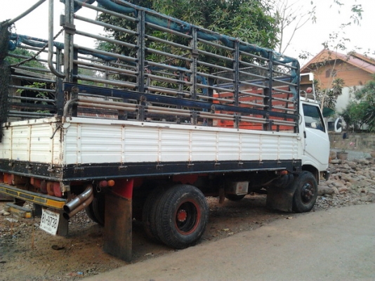 HINO KM777 - 117 HP WO4D กระบะคอกเหล็กยาว 4.30 เมตรสภาพอย่างสวย หัวเก๋งสีบางเดิมๆสวยจัด ภายในคอนโซลสวย เบาะนั่งไม่มีขาด เครื่องเสียง แอร์เย็น พวงมาลัยเพาเวอร์ ช่วงล่างใหญ่คัชซีสวยมาก F หน้า F หลังครบ ยาง 8.25 ขอบ 16 สภาพดีพร้อมบรรทุกพร้อมใช้งาน เอกสารทะเบ HINO KM777 - 117 HP WO4D กระบะคอกเหล็กยาว 4.30 เมตรสภาพอย่างสวย หัวเก๋งสีบางเดิมๆสวยจัด ภายในคอนโซลสวย เบาะนั่งไม่มีขาด เครื่องเสียง แอร์เย็น พวงมาลัยเพาเวอร์ ช่วงล่างใหญ่คัชซีสวยมาก F หน้า F หลังครบ ยาง 8.25 ขอบ 16 สภาพดีพร้อมบรรทุกพร้อมใช้งาน เอกสารทะเบ