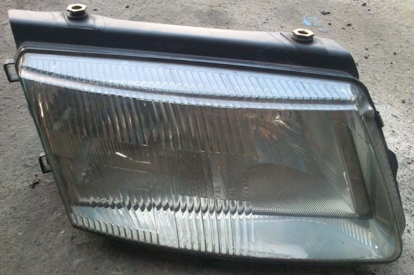 ไฟหน้า โฟล์คพาสสาร์ทปี2000 ขาย1คู่ 3500 บาท