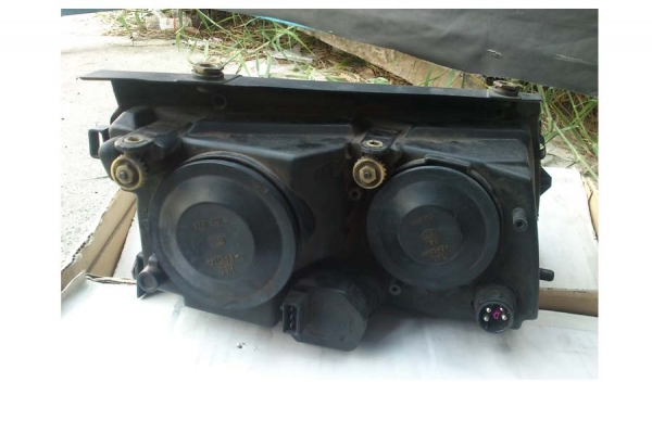 ไฟหน้า โฟล์คพาสสาร์ทปี2000 ขาย1คู่ 3500 บาท